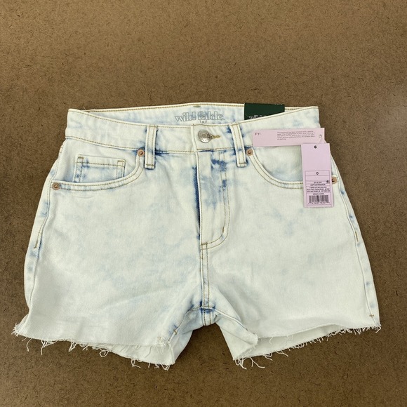 wild fable Pants - Wild Fable Women's Size 0/25 Light Acid Wash Cut Off Hi Rise Mom Jean Shorts NWT